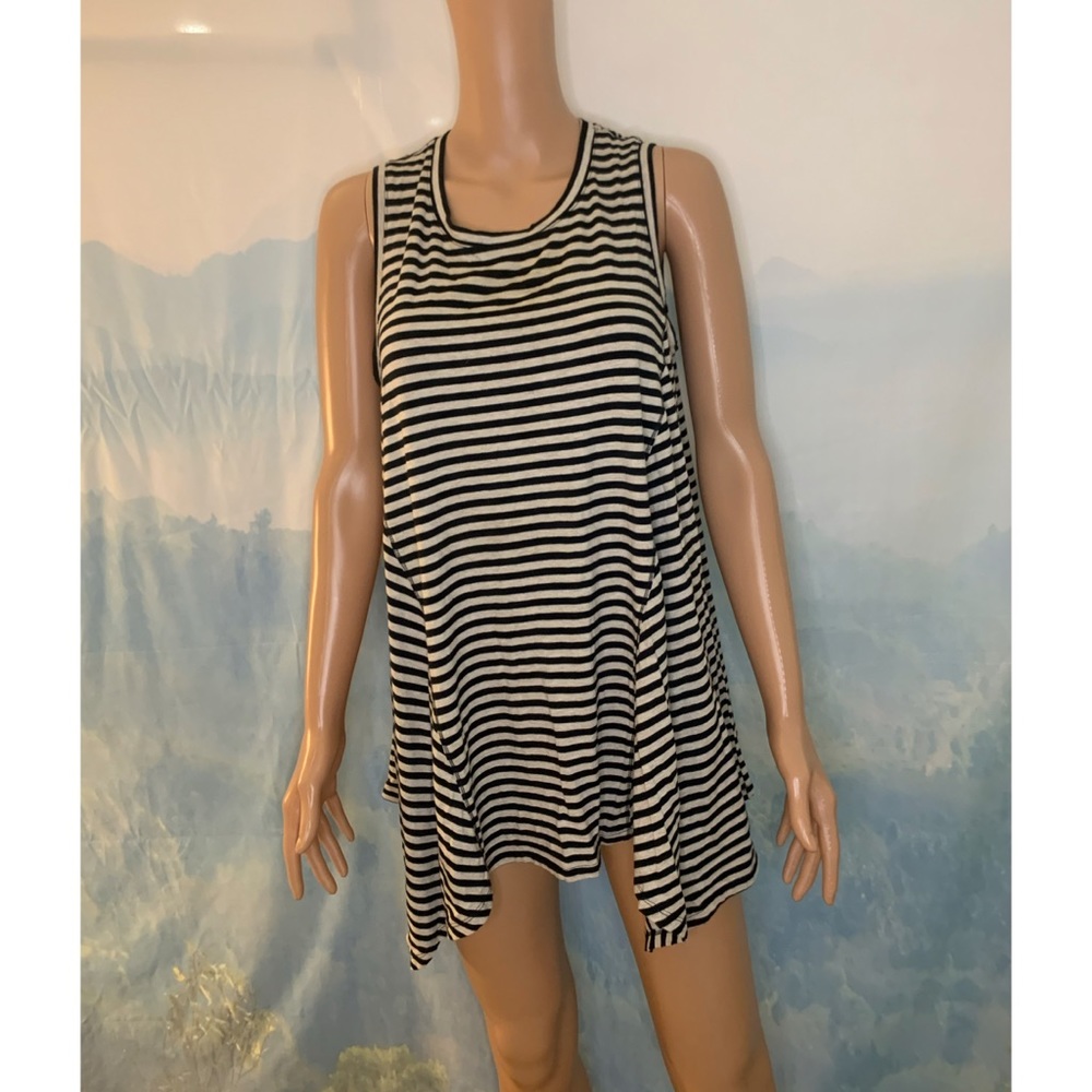 Chloe K Black and Tan Stripes, Soft & Flowy blouse size xs tank top